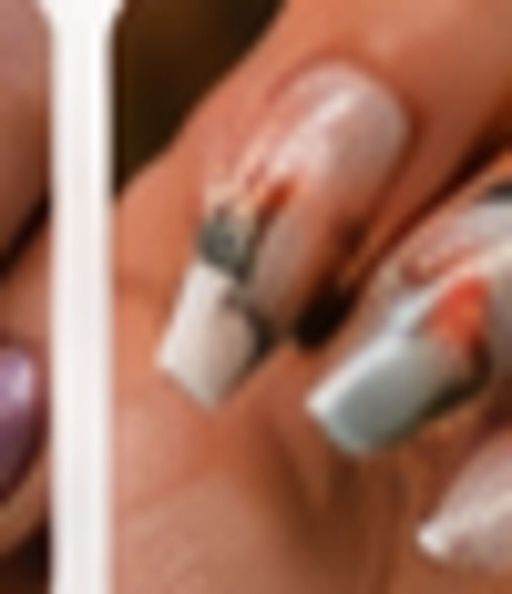 Χρωματιστό γαλλικό nail art